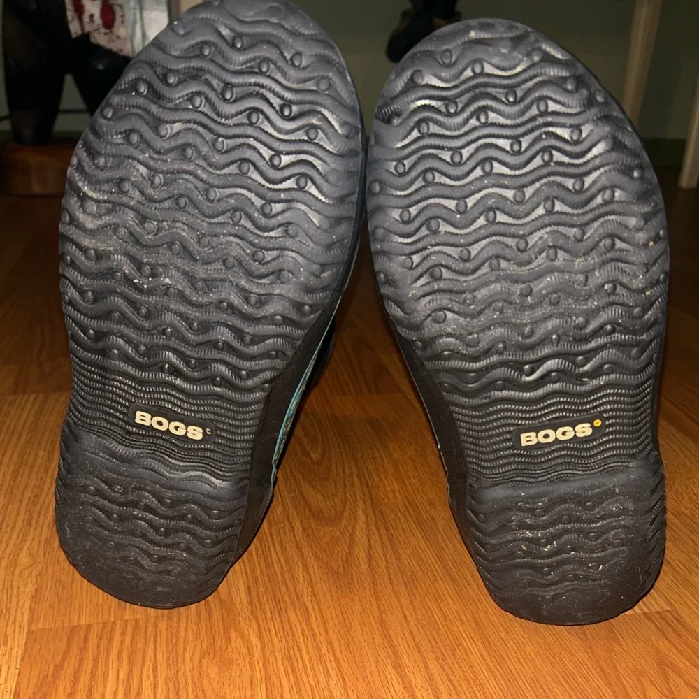 BOGS womens Floral Blue and Green Boots - Picture 6 of 7